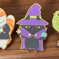Magic Mittens Chibi Kitty Pin from the Realm of Cats